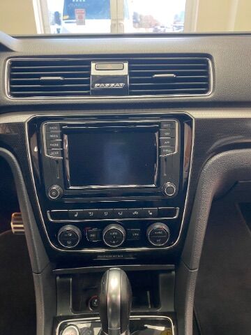 2019 Volkswagen Passat 2.0T SE R-Line Charlotte NC