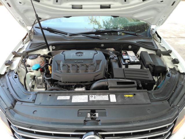 2019 Volkswagen Passat 2.0T Wolfsburg Edition Plano TX