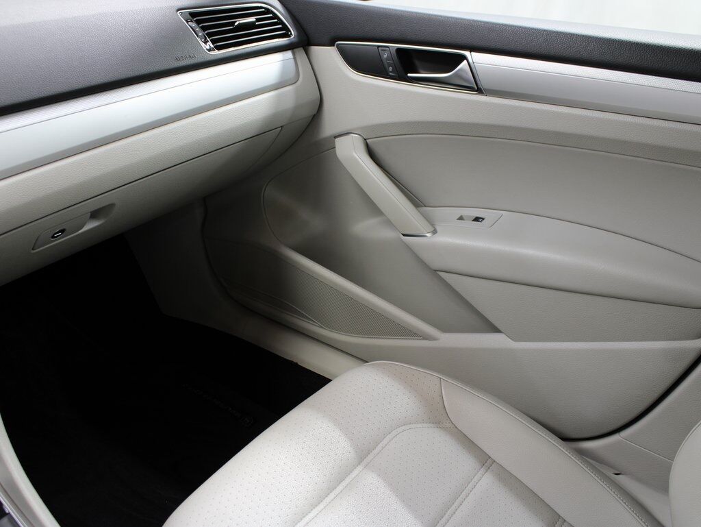 2019 Volkswagen Passat Wolfsburg FWD Fond du Lac WI