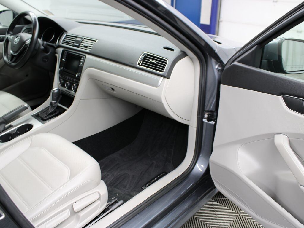 2019 Volkswagen Passat Wolfsburg FWD Fond du Lac WI