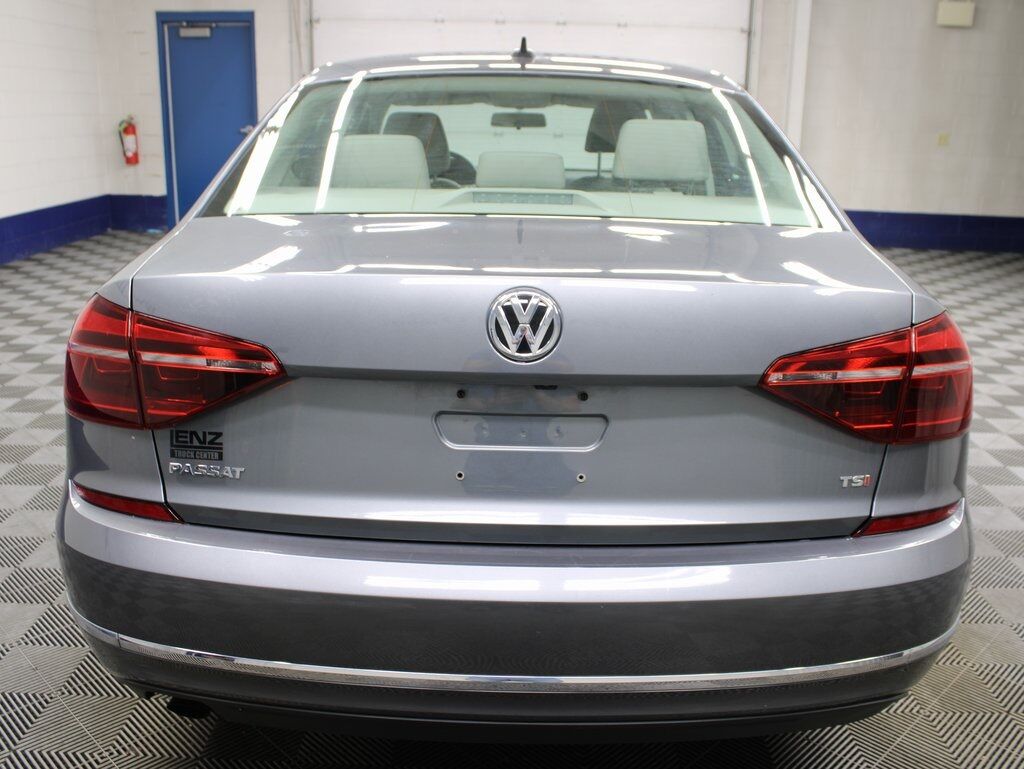 2019 Volkswagen Passat Wolfsburg FWD Fond du Lac WI