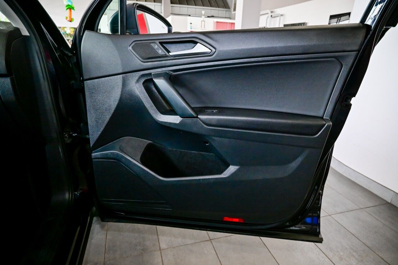 2019 Volkswagen Tiguan SE photo 26