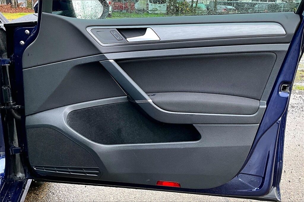 2019 Volkswagen e-Golf SE OR