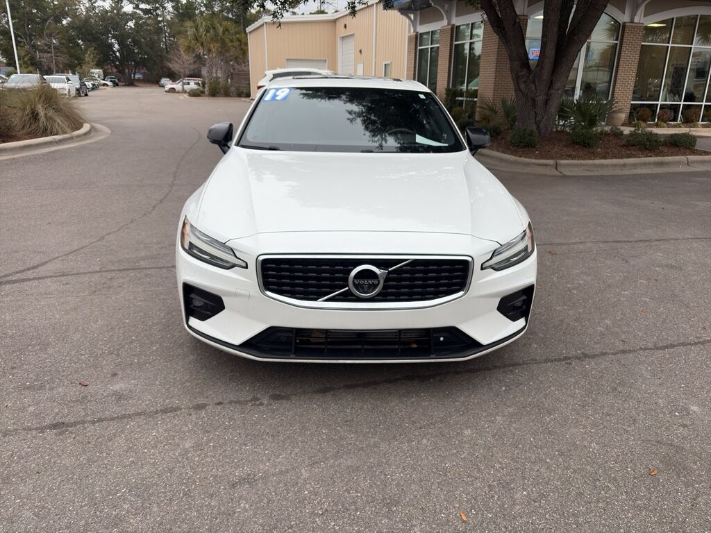 2019 Volvo S60 R-Design