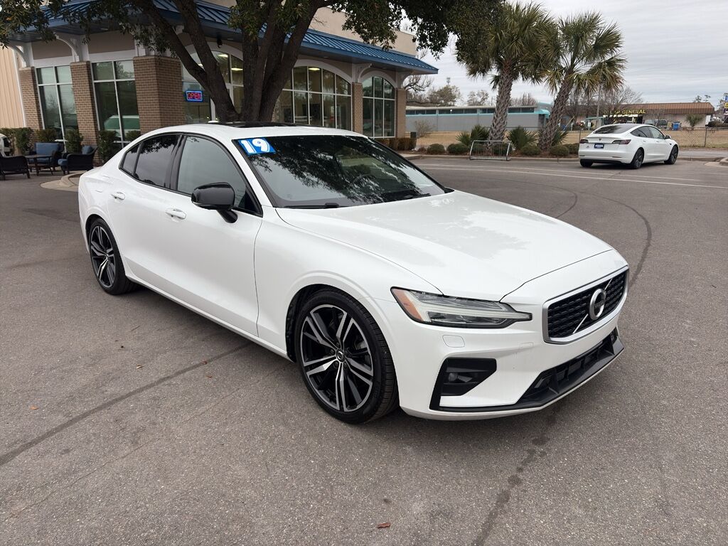 2019 Volvo S60 R-Design