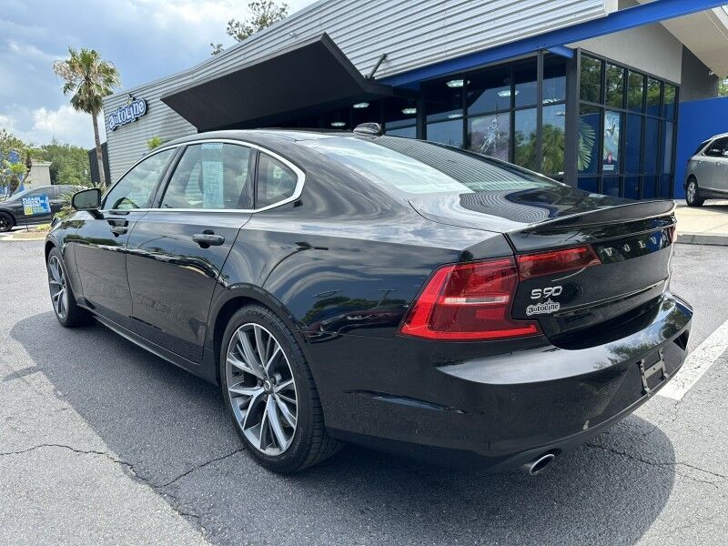 2019 Volvo S90 Momentum