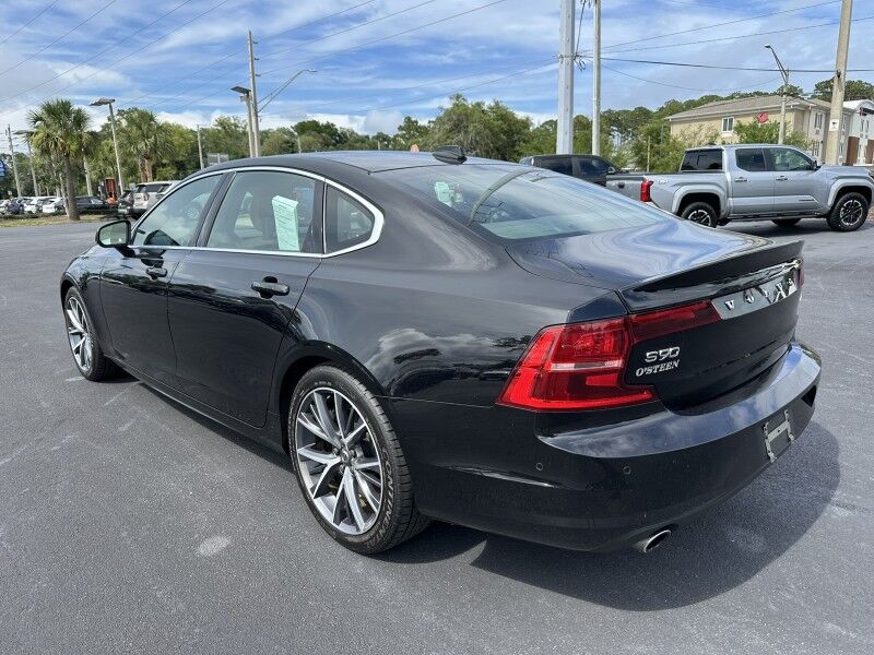 2019 Volvo S90 Momentum