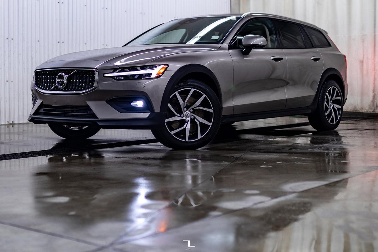 2019 Volvo V60 Cross Country AWD B5 Momentum Leather Roof Nav BCam Red Deer AB
