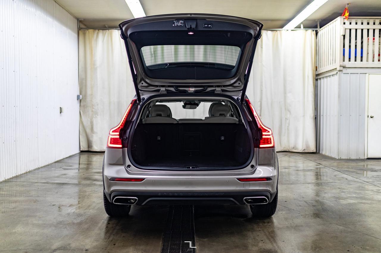 2019 Volvo V60 Cross Country AWD B5 Momentum Leather Roof Nav BCam Red Deer AB