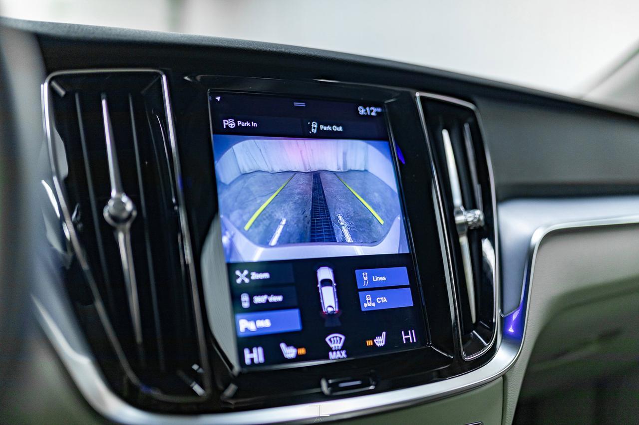 2019 Volvo V60 Cross Country AWD B5 Momentum Leather Roof Nav BCam Red Deer AB