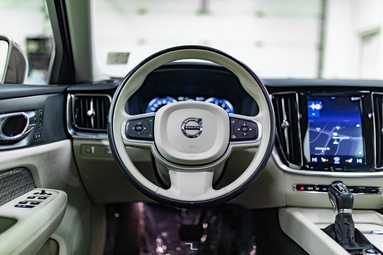 2019 Volvo V60 Cross Country AWD B5 Momentum Leather Roof Nav BCam Red Deer AB