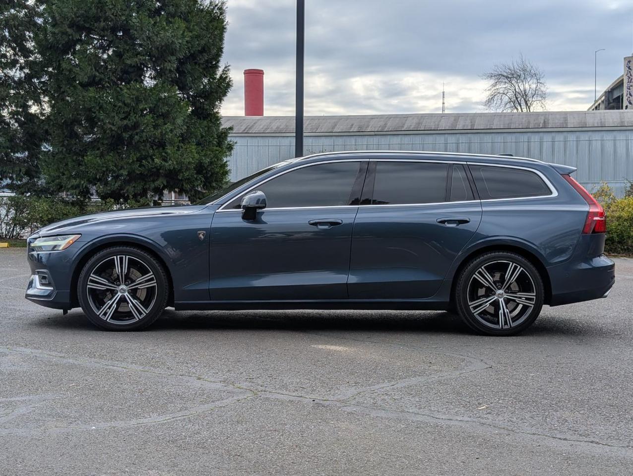 2019 Volvo V60 T6 AWD Inscription | Bowers & Wilkins Premium Audio, Adaptive Suspension & Climate Comfort Seats Portland OR