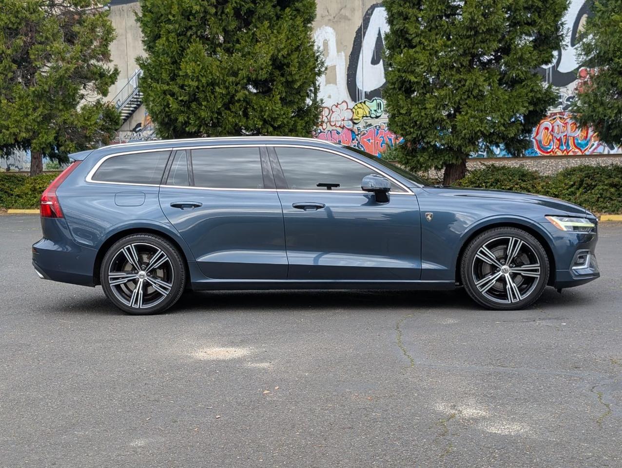 2019 Volvo V60 T6 AWD Inscription | Bowers & Wilkins Premium Audio, Adaptive Suspension & Climate Comfort Seats Portland OR