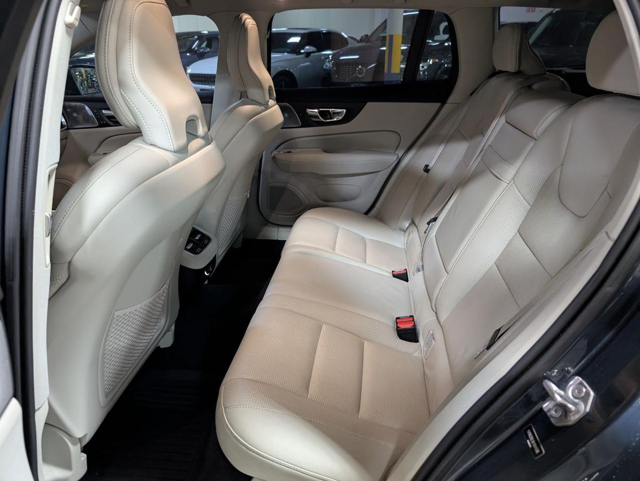 2019 Volvo V60 T6 AWD Inscription – Bowers & Wilkins Audio, Adaptive 4-C Ride, Pano Roof, Climate Cofort Seats Portland OR