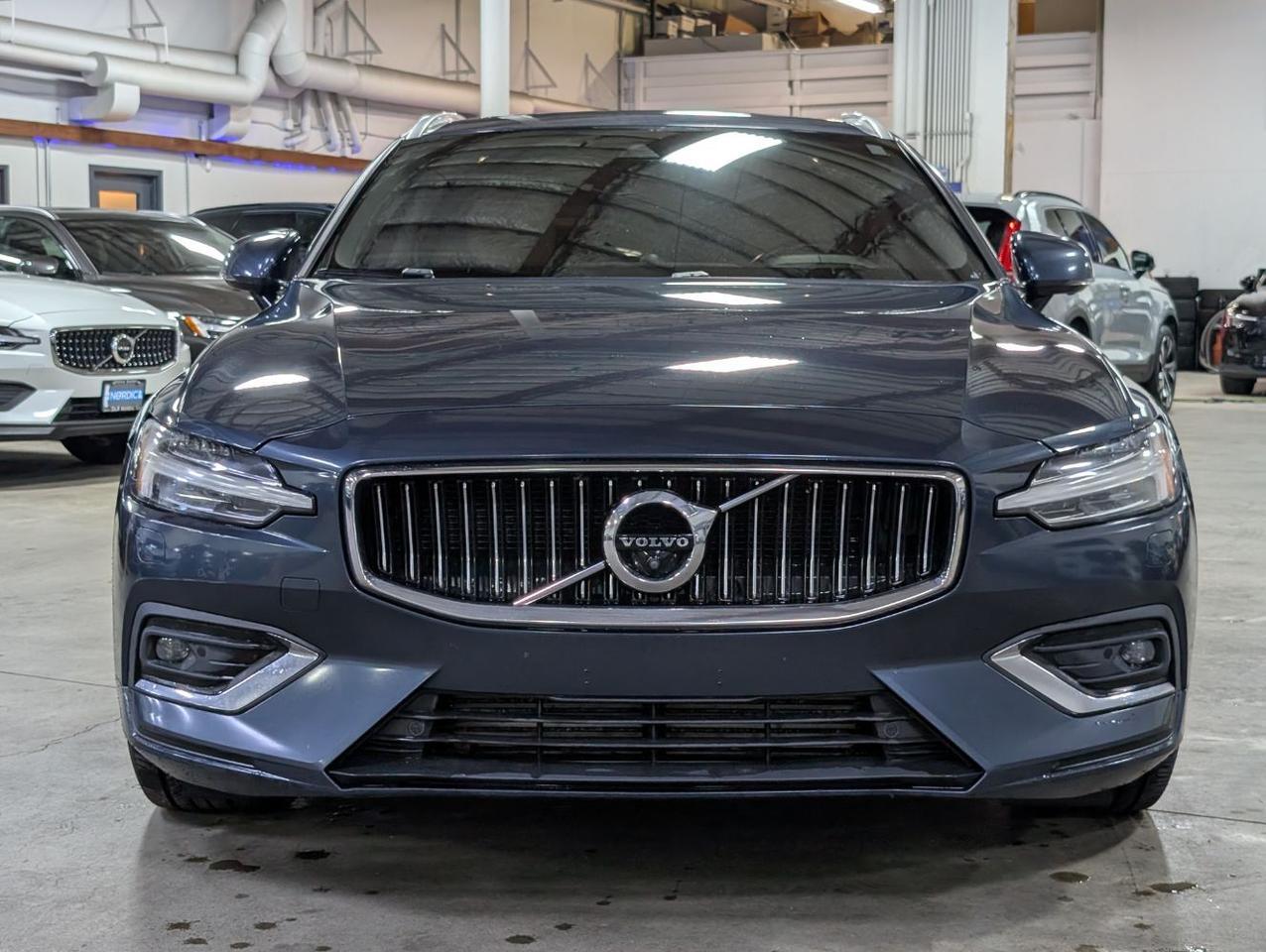 2019 Volvo V60 T6 AWD Inscription – Bowers & Wilkins Audio, Adaptive 4-C Ride, Pano Roof, Climate Cofort Seats Portland OR