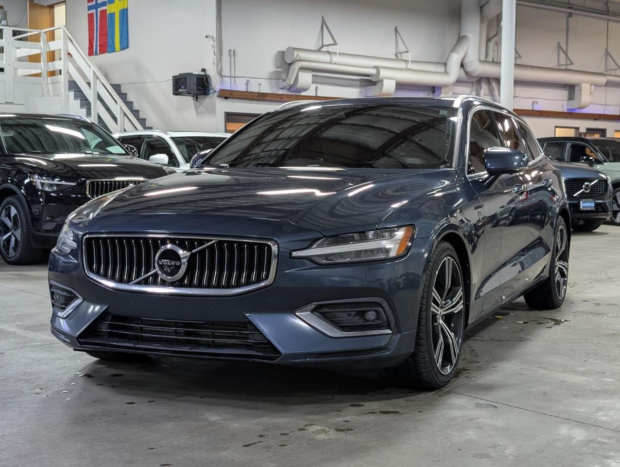 2019 Volvo V60 T6 AWD Inscription – Bowers & Wilkins Audio, Adaptive 4-C Ride, Pano Roof, Climate Cofort Seats Portland OR