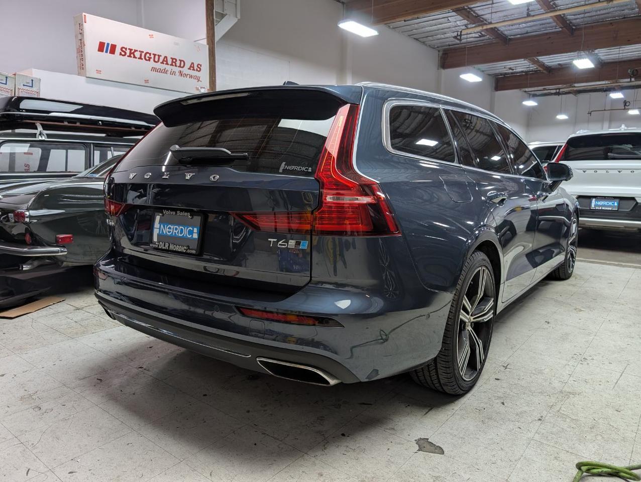 2019 Volvo V60 T6 AWD Inscription – Bowers & Wilkins Audio, Adaptive 4-C Ride, Pano Roof, Climate Cofort Seats Portland OR