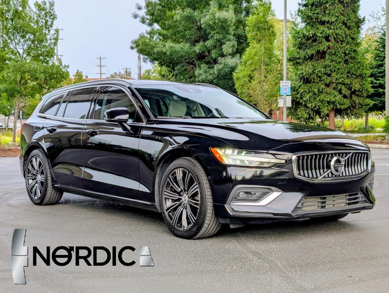 2019 Volvo V60 T6 AWD Inscription LUX w/Harman Kardon, Pilot Assist, Head Up Disp, Heated/Cooled & Massage Seats