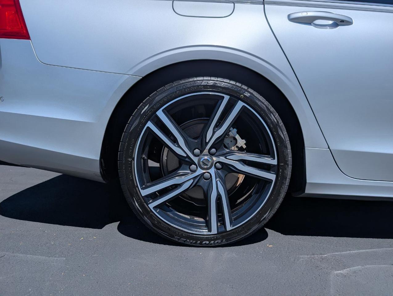 2019 Volvo V90 T6 AWD R-Design | 330hp, Harman Kardon, Pilot Assist, 360 Cam, Head Up Display & Air Suspension Portland OR