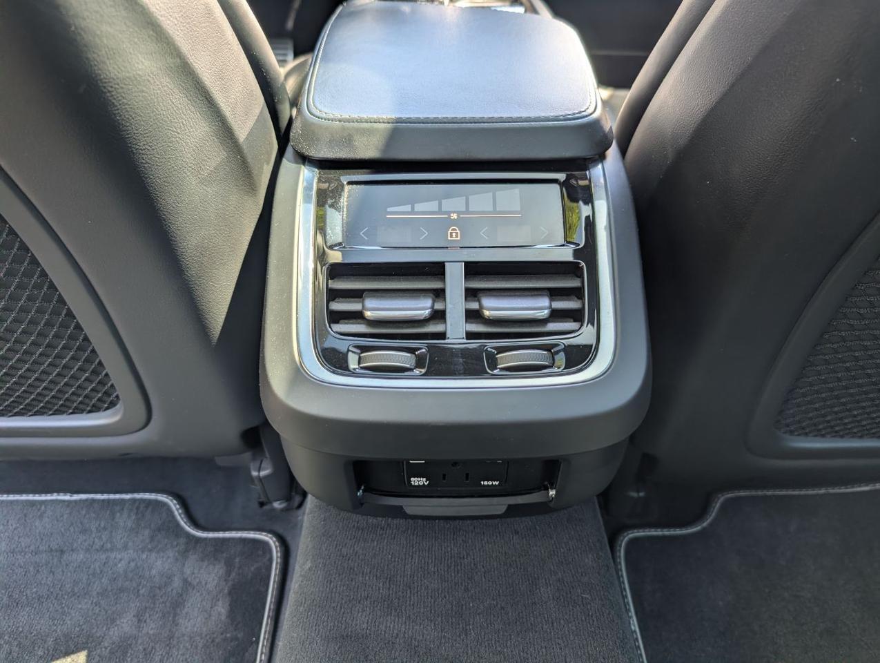 2019 Volvo V90 T6 AWD R-Design | 330hp, Harman Kardon, Pilot Assist, 360 Cam, Head Up Display & Air Suspension Portland OR
