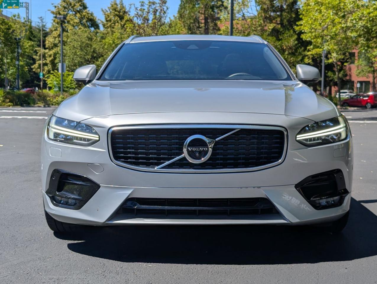 2019 Volvo V90 T6 AWD R-Design | 330hp, Harman Kardon, Pilot Assist, 360 Cam, Head Up Display & Air Suspension Portland OR