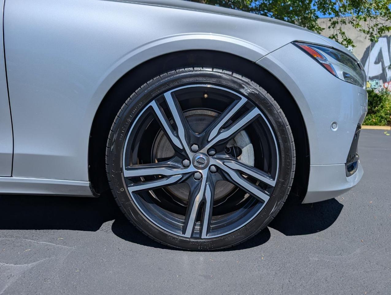 2019 Volvo V90 T6 AWD R-Design | 330hp, Harman Kardon, Pilot Assist, 360 Cam, Head Up Display & Air Suspension Portland OR