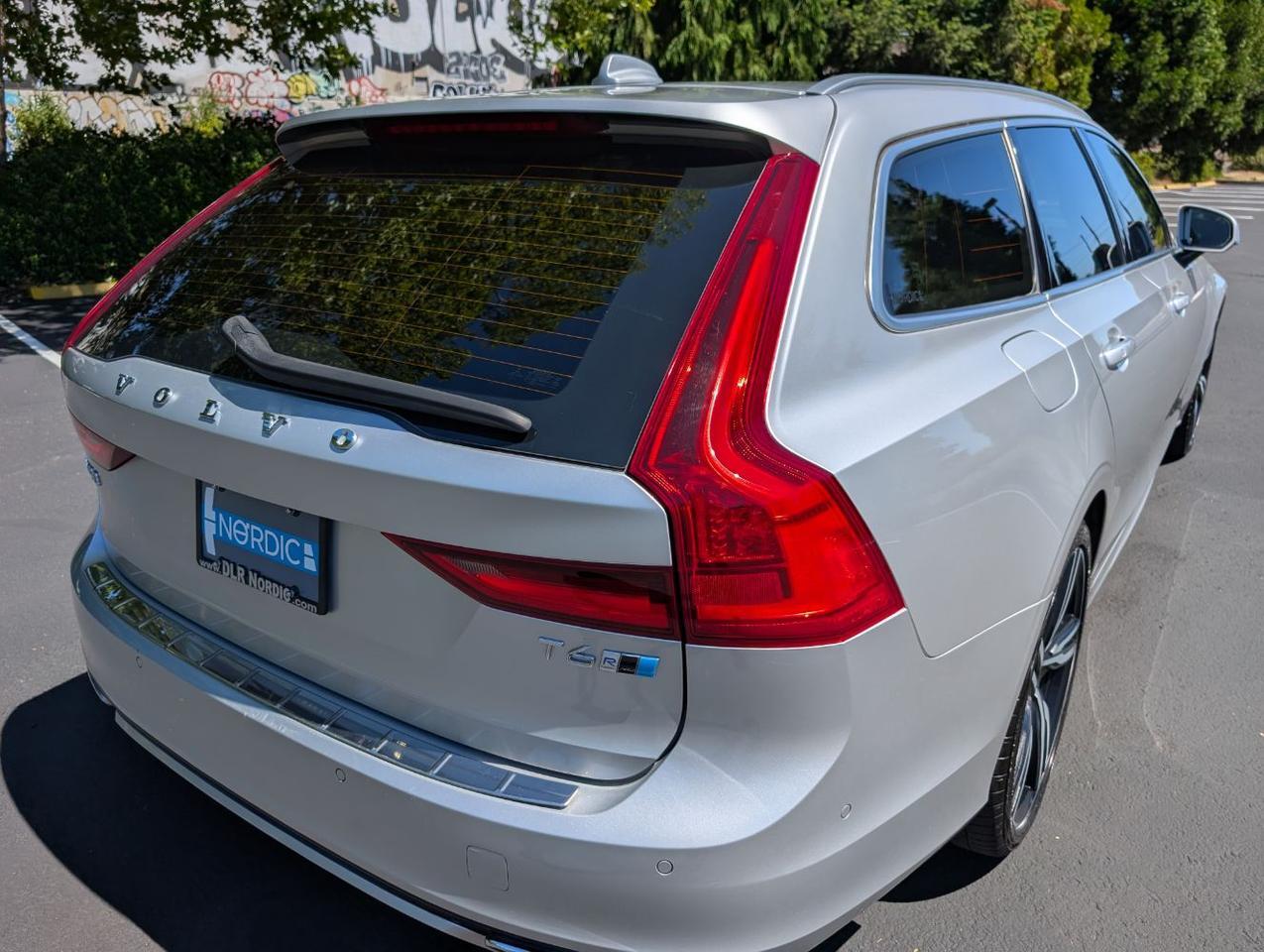 2019 Volvo V90 T6 AWD R-Design | 330hp, Harman Kardon, Pilot Assist, 360 Cam, Head Up Display & Air Suspension Portland OR