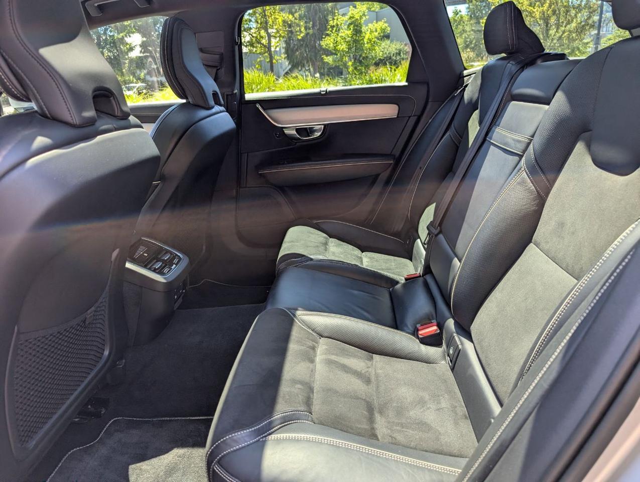 2019 Volvo V90 T6 AWD R-Design | 330hp, Harman Kardon, Pilot Assist, 360 Cam, Head Up Display & Air Suspension Portland OR