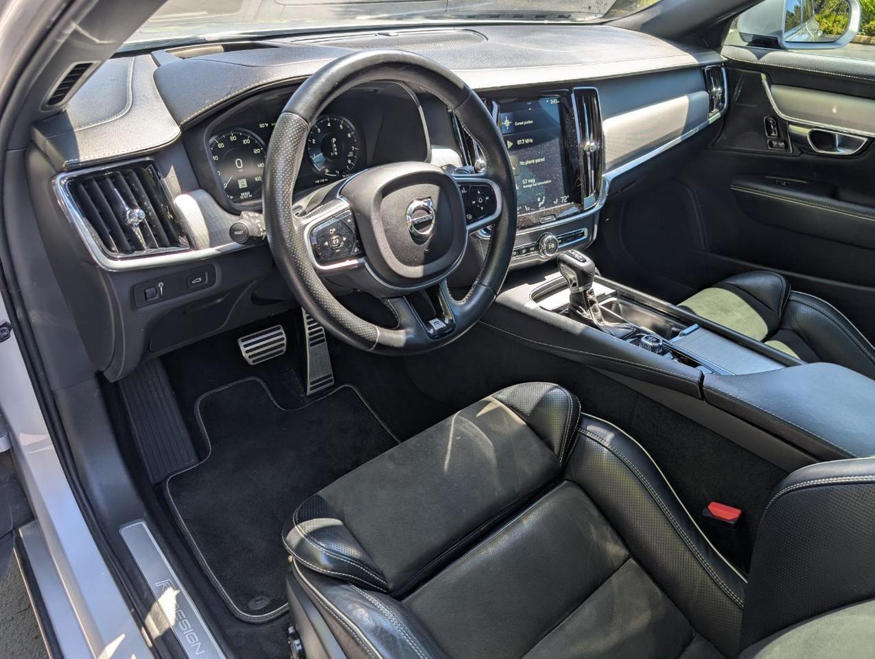2019 Volvo V90 T6 AWD R-Design | 330hp, Harman Kardon, Pilot Assist, 360 Cam, Head Up Display & Air Suspension Portland OR