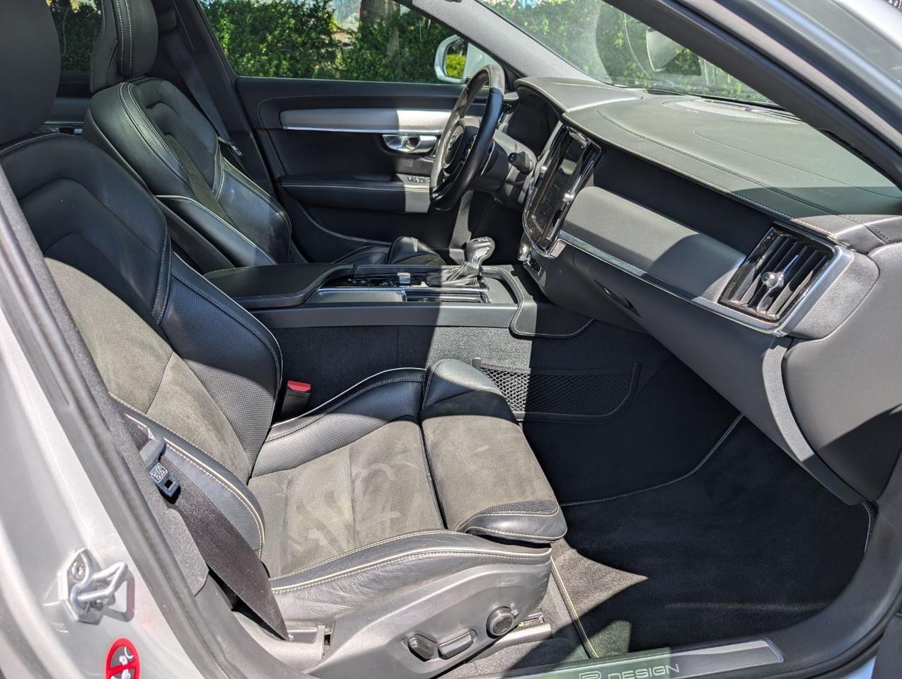 2019 Volvo V90 T6 AWD R-Design | 330hp, Harman Kardon, Pilot Assist, 360 Cam, Head Up Display & Air Suspension Portland OR