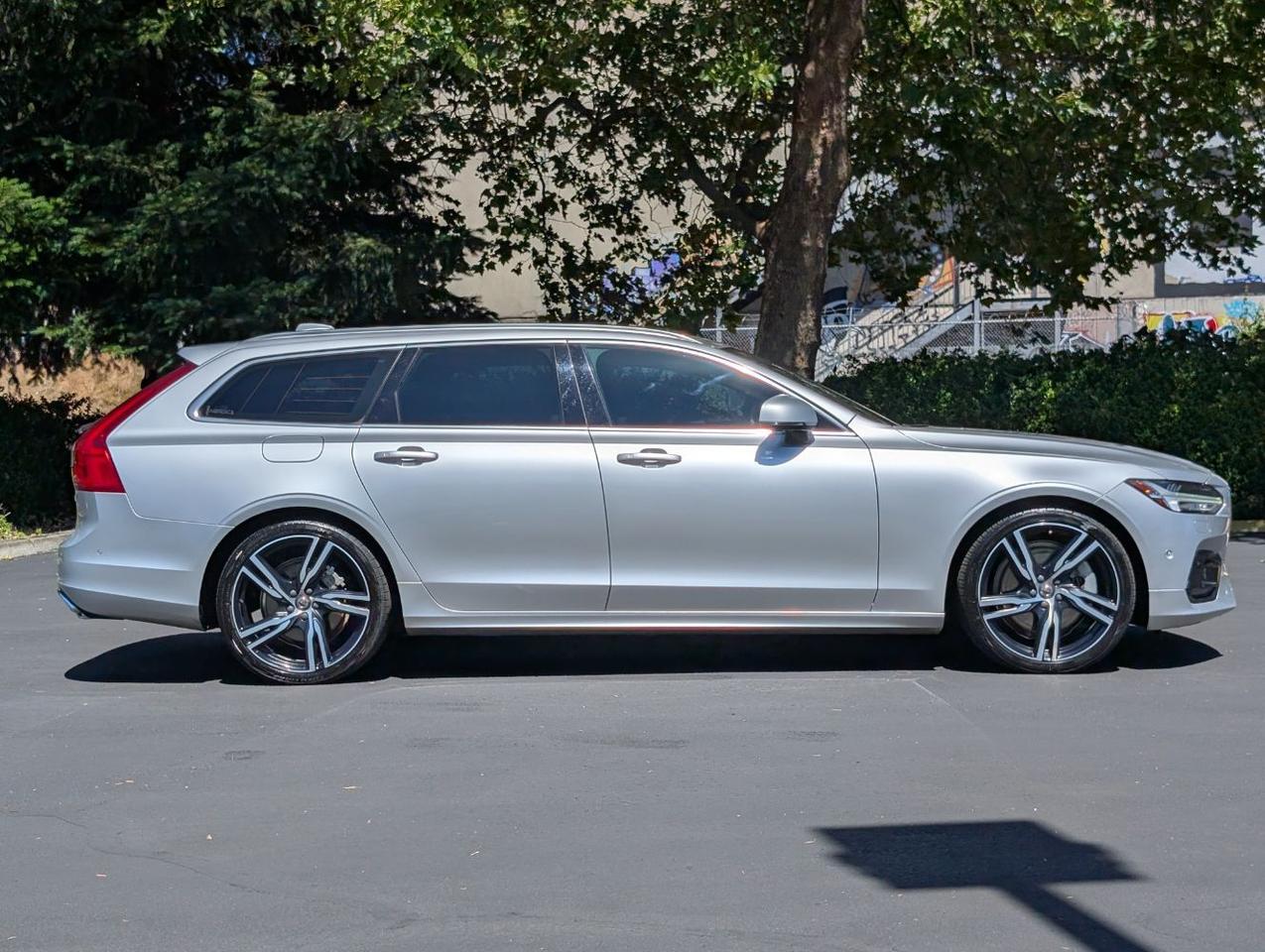 2019 Volvo V90 T6 AWD R-Design | 330hp, Harman Kardon, Pilot Assist, 360 Cam, Head Up Display & Air Suspension Portland OR