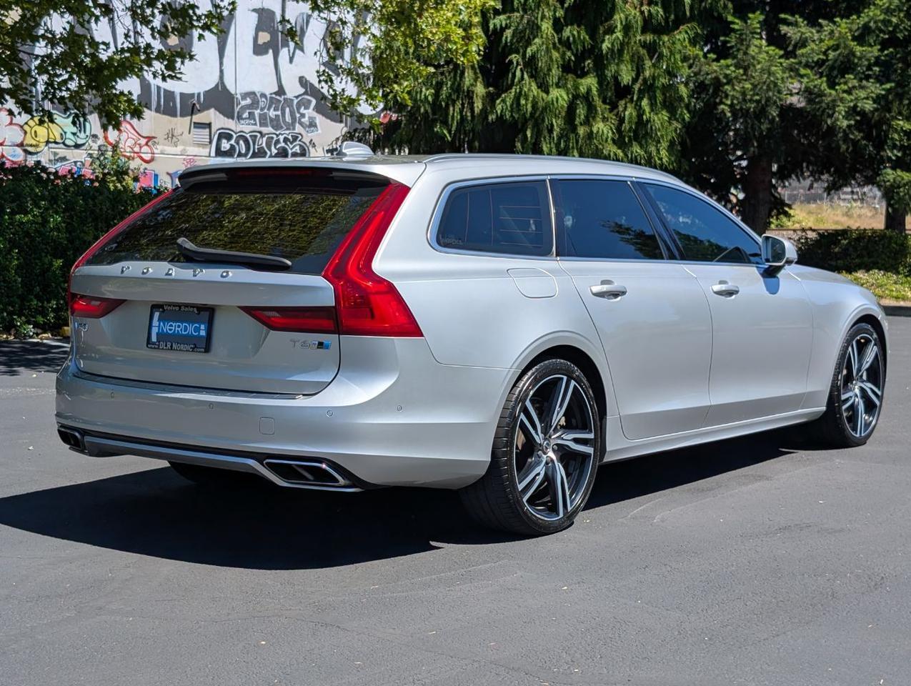 2019 Volvo V90 T6 AWD R-Design | 330hp, Harman Kardon, Pilot Assist, 360 Cam, Head Up Display & Air Suspension Portland OR