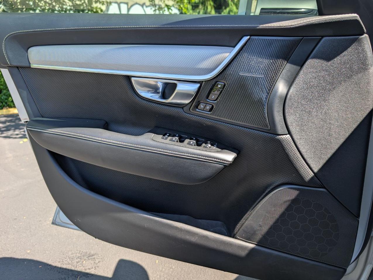 2019 Volvo V90 T6 AWD R-Design | 330hp, Harman Kardon, Pilot Assist, 360 Cam, Head Up Display & Air Suspension Portland OR