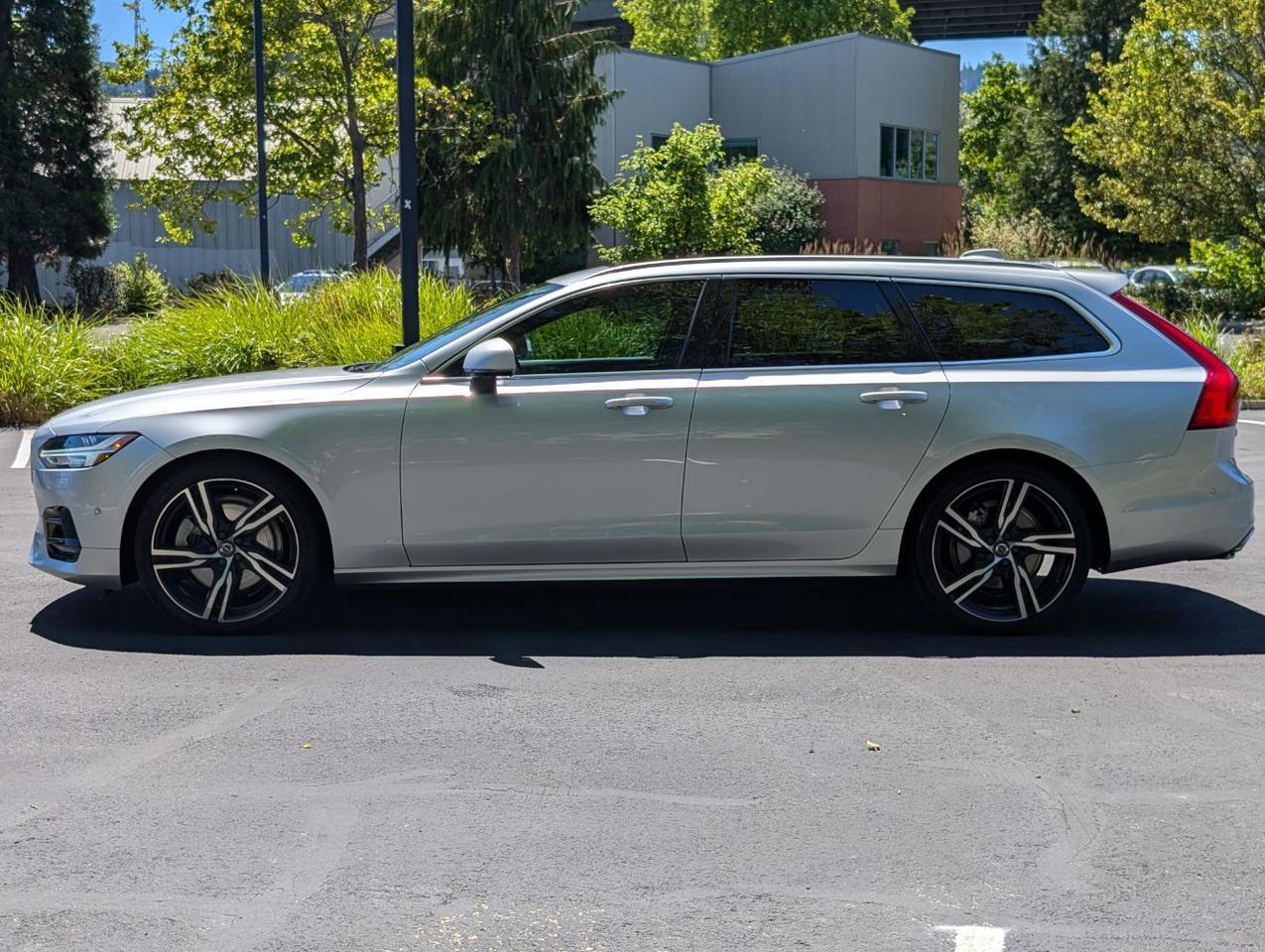 2019 Volvo V90 T6 AWD R-Design | 330hp, Harman Kardon, Pilot Assist, 360 Cam, Head Up Display & Air Suspension Portland OR