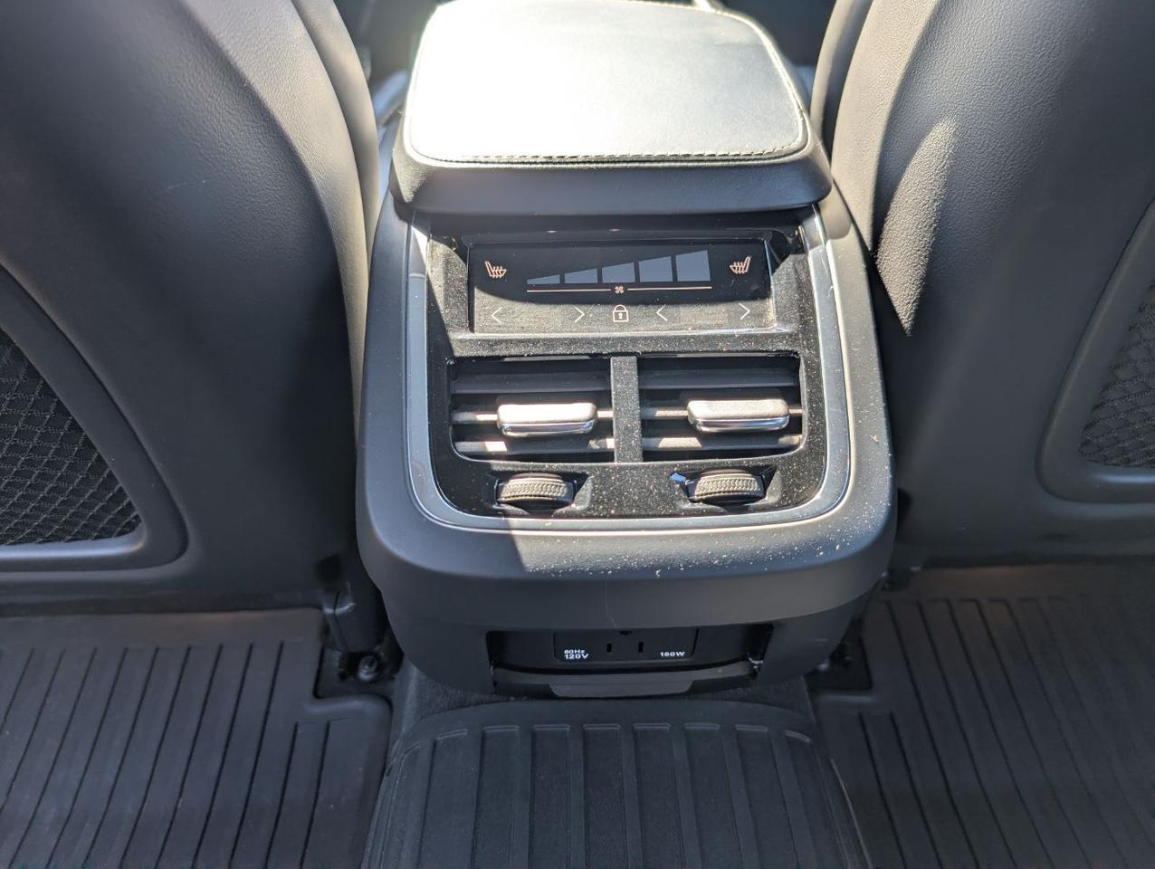 2019 Volvo V90 T6 AWD R-Design | Bowers & Wilkins Premium Audio, Pilot Assist, Head Up Disp, 4 Heated Seats & Wheel Portland OR