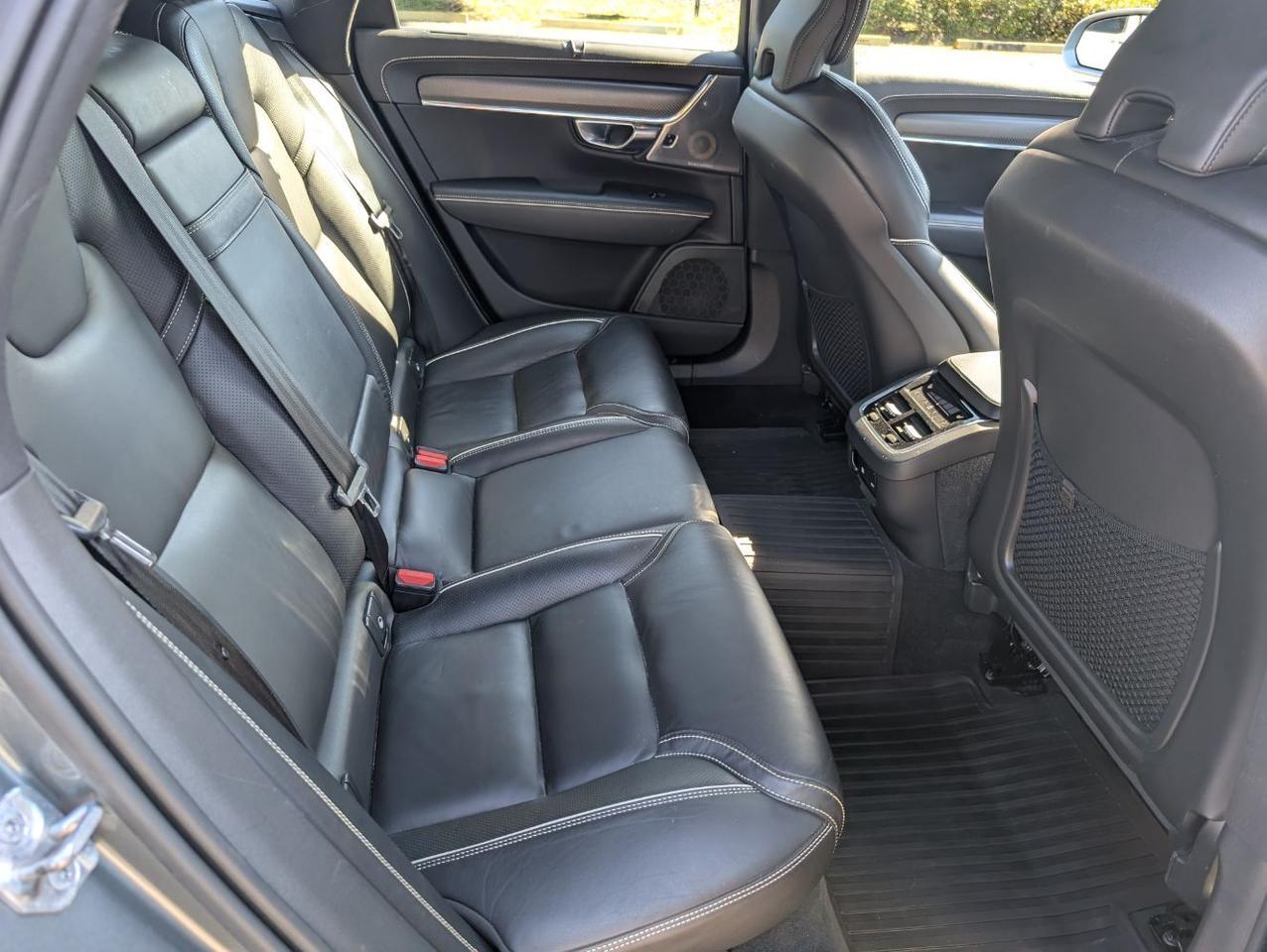 2019 Volvo V90 T6 AWD R-Design | Bowers & Wilkins Premium Audio, Pilot Assist, Head Up Disp, 4 Heated Seats & Wheel Portland OR