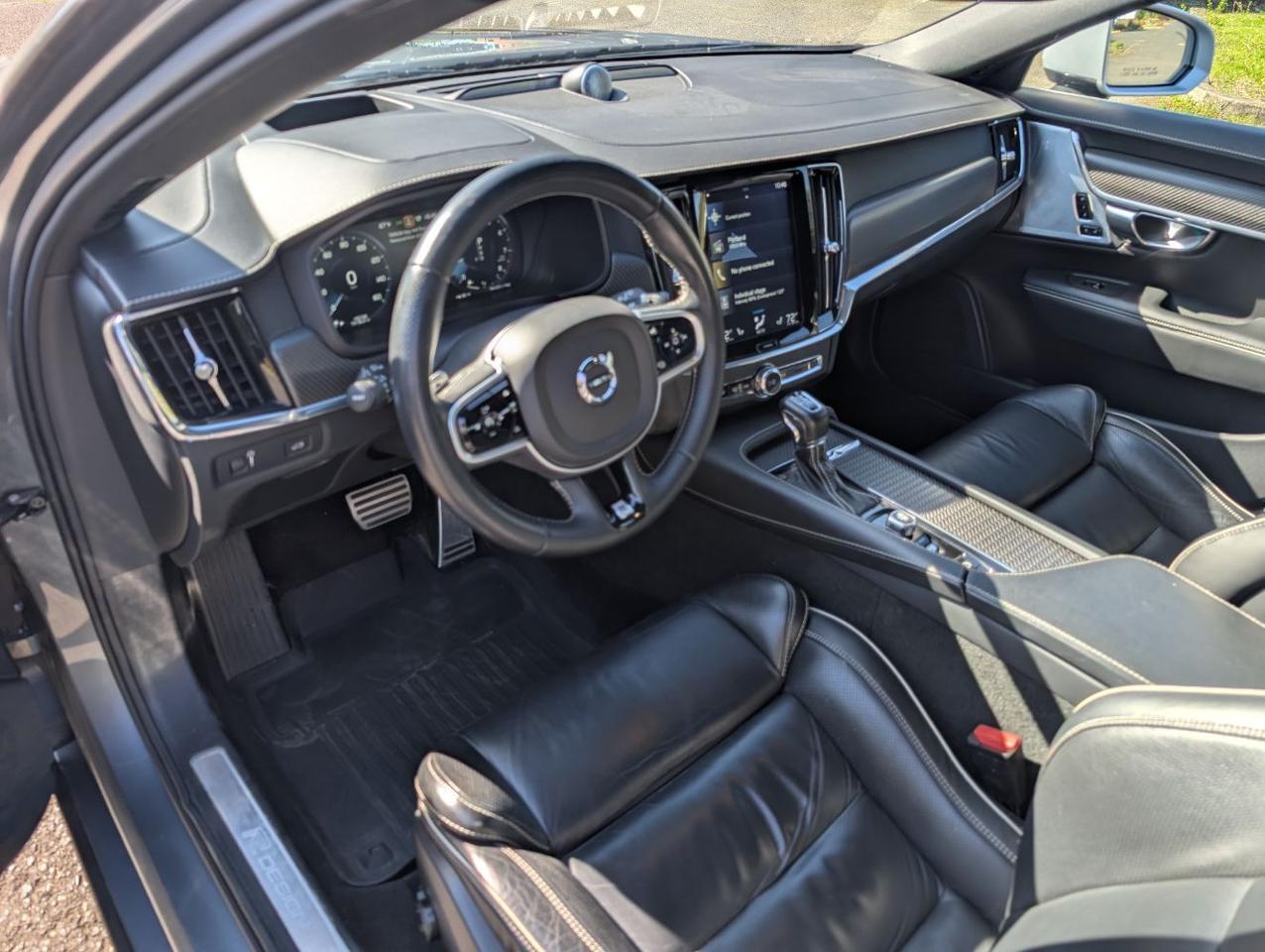 2019 Volvo V90 T6 AWD R-Design | Bowers & Wilkins Premium Audio, Pilot Assist, Head Up Disp, 4 Heated Seats & Wheel Portland OR