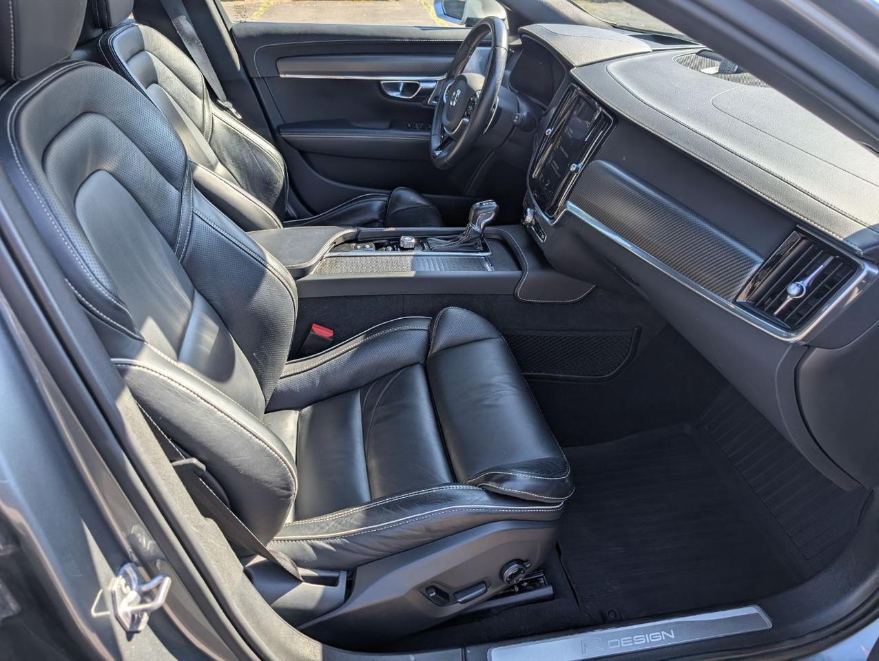 2019 Volvo V90 T6 AWD R-Design | Bowers & Wilkins Premium Audio, Pilot Assist, Head Up Disp, 4 Heated Seats & Wheel Portland OR