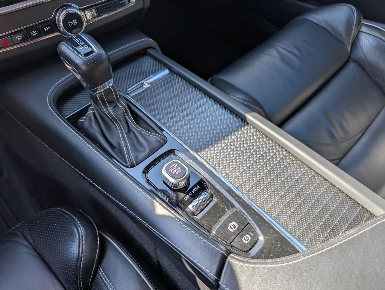 2019 Volvo V90 T6 AWD R-Design | Bowers & Wilkins Premium Audio, Pilot Assist, Head Up Disp, 4 Heated Seats & Wheel Portland OR