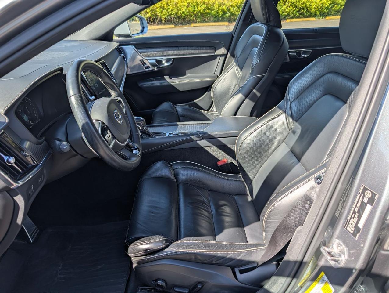 2019 Volvo V90 T6 AWD R-Design | Bowers & Wilkins Premium Audio, Pilot Assist, Head Up Disp, 4 Heated Seats & Wheel Portland OR