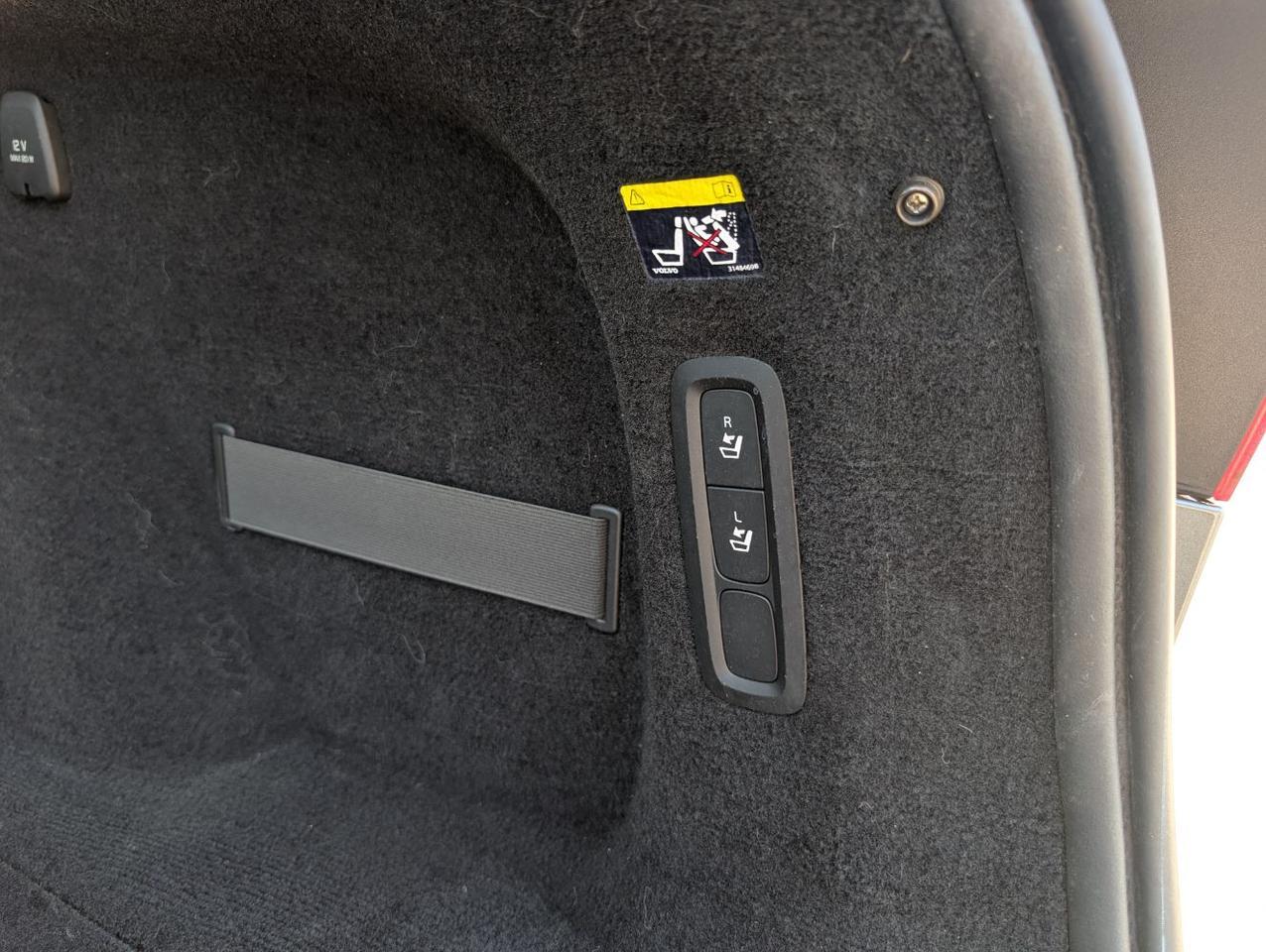 2019 Volvo V90 T6 AWD R-Design | Bowers & Wilkins Premium Audio, Pilot Assist, Head Up Disp, 4 Heated Seats & Wheel Portland OR