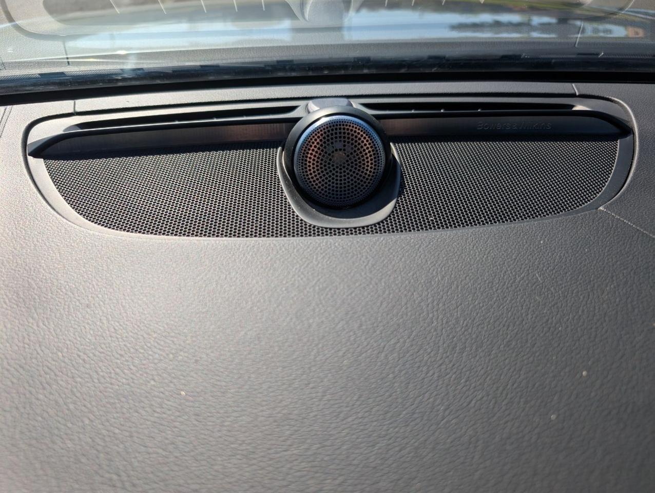 2019 Volvo V90 T6 AWD R-Design | Bowers & Wilkins Premium Audio, Pilot Assist, Head Up Disp, 4 Heated Seats & Wheel Portland OR