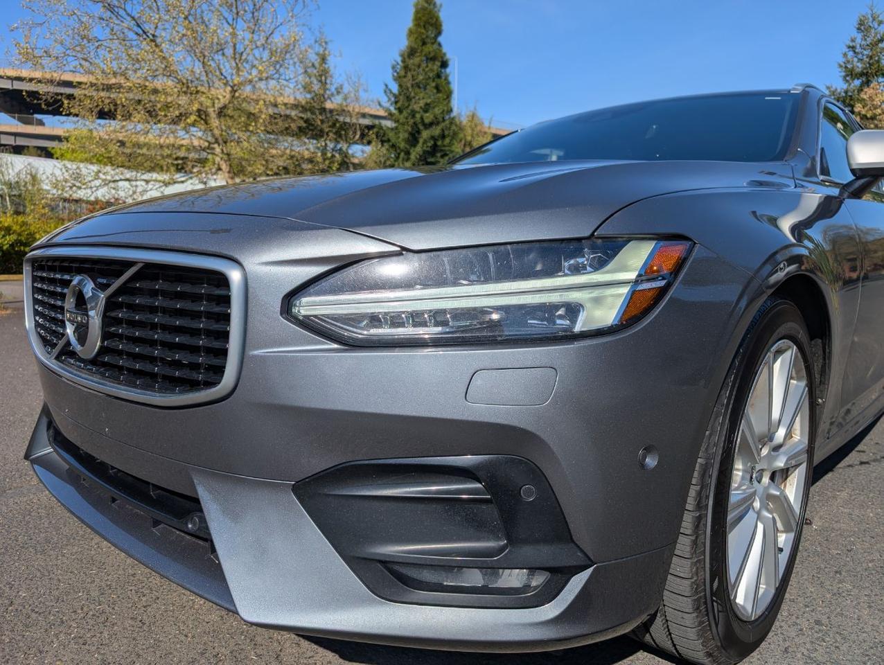 2019 Volvo V90 T6 AWD R-Design | Bowers & Wilkins Premium Audio, Pilot Assist, Head Up Disp, 4 Heated Seats & Wheel Portland OR