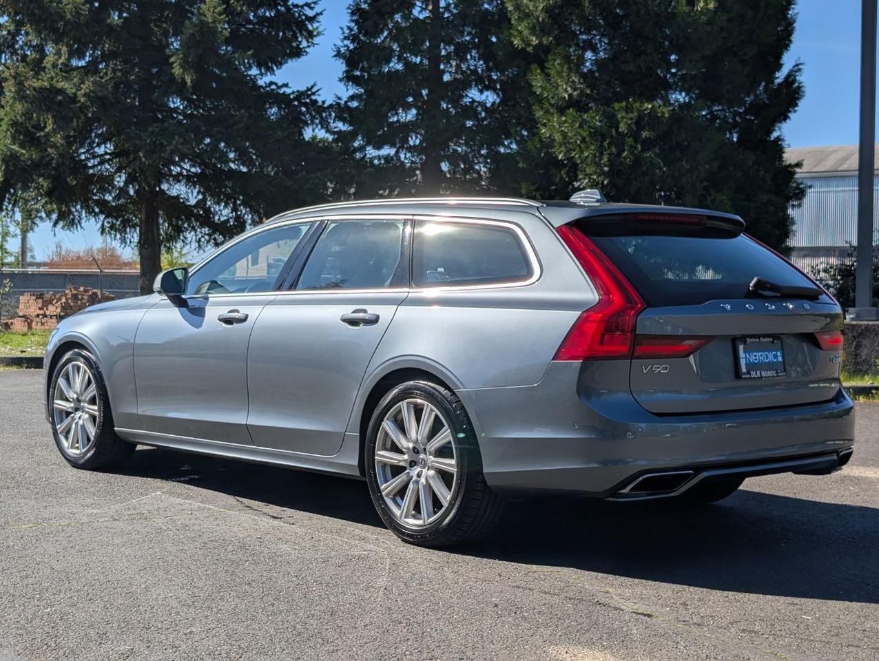 2019 Volvo V90 T6 AWD R-Design | Bowers & Wilkins Premium Audio, Pilot Assist, Head Up Disp, 4 Heated Seats & Wheel Portland OR