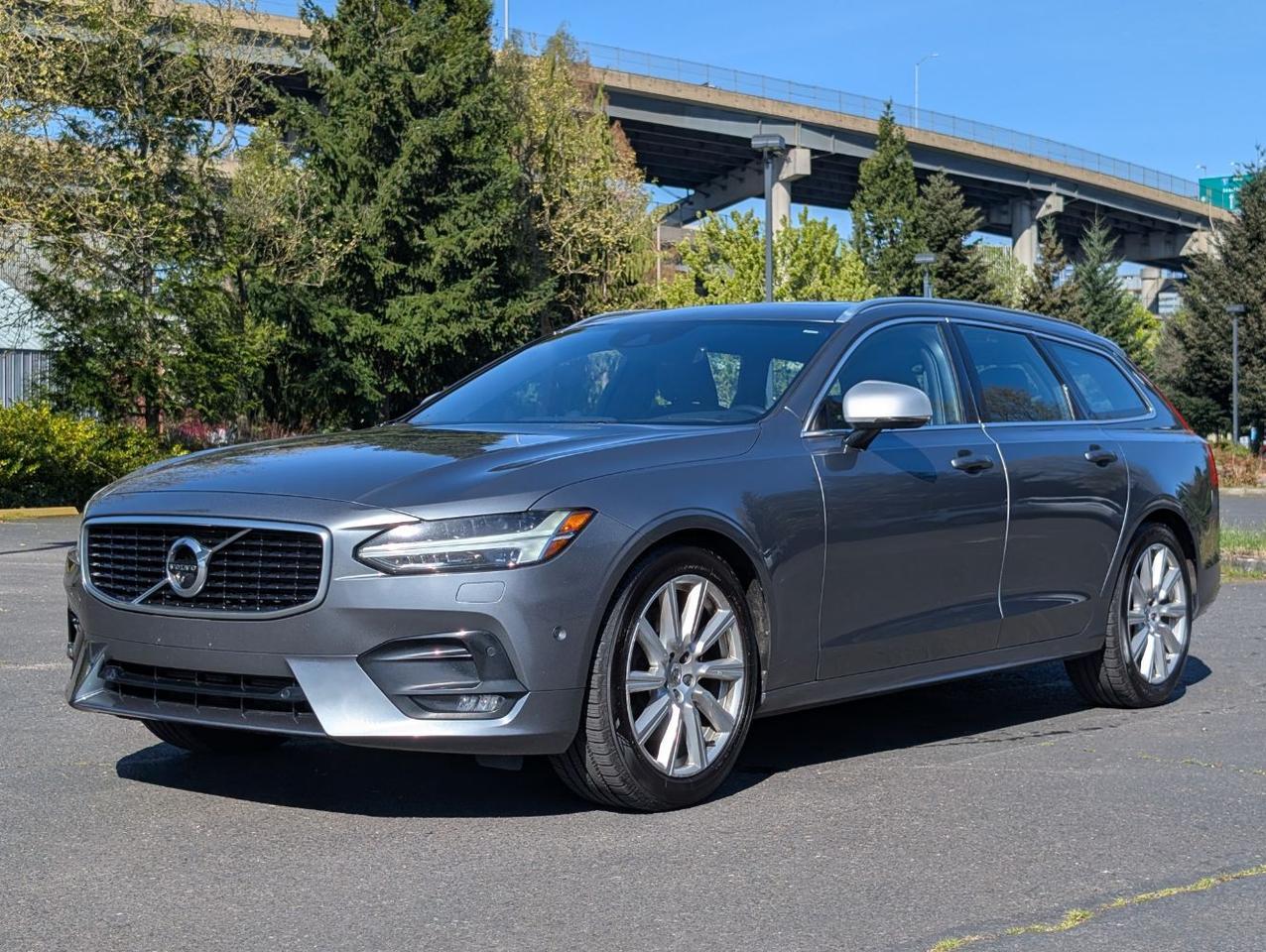 2019 Volvo V90 T6 AWD R-Design | Bowers & Wilkins Premium Audio, Pilot Assist, Head Up Disp, 4 Heated Seats & Wheel Portland OR