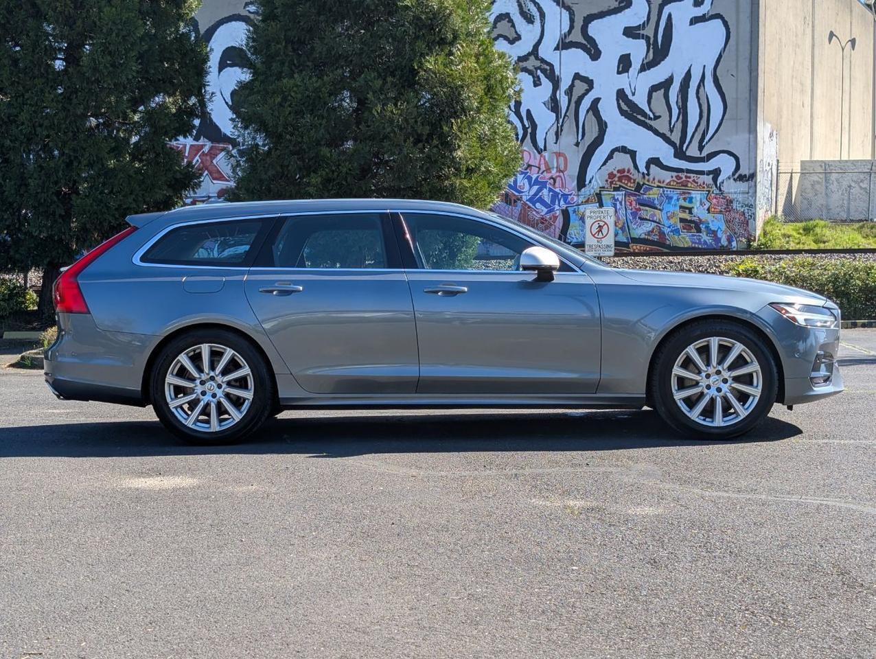 2019 Volvo V90 T6 AWD R-Design | Bowers & Wilkins Premium Audio, Pilot Assist, Head Up Disp, 4 Heated Seats & Wheel Portland OR