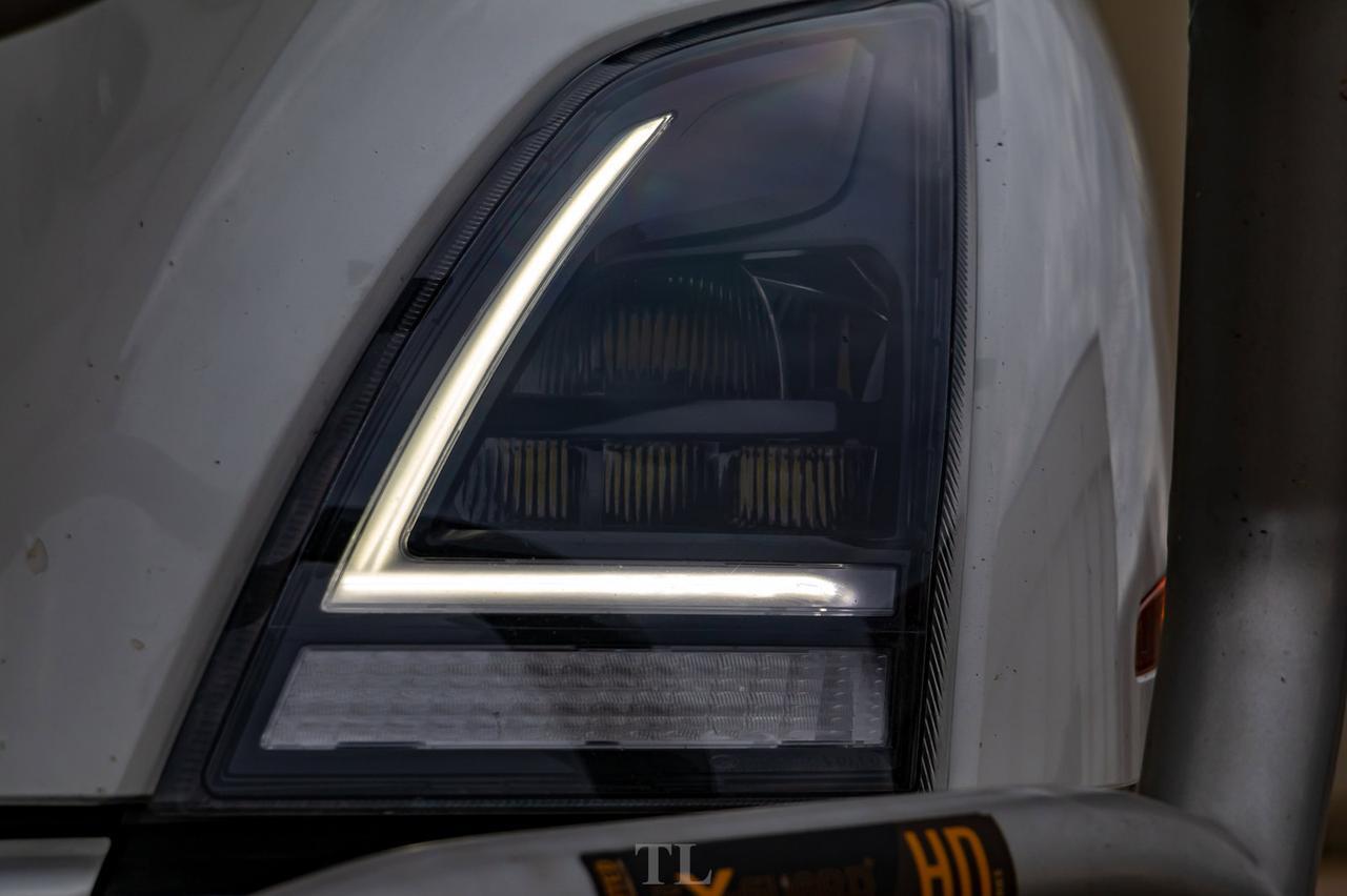 2019 Volvo VNL 64T 740 Tractor Sleeper Red Deer AB