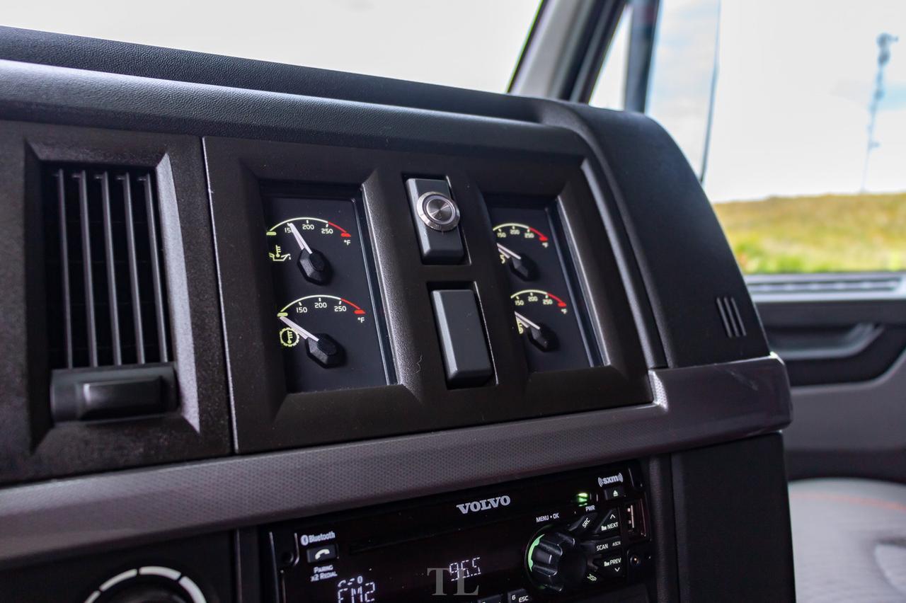 2019 Volvo VNL 64T 740 Tractor Sleeper Red Deer AB