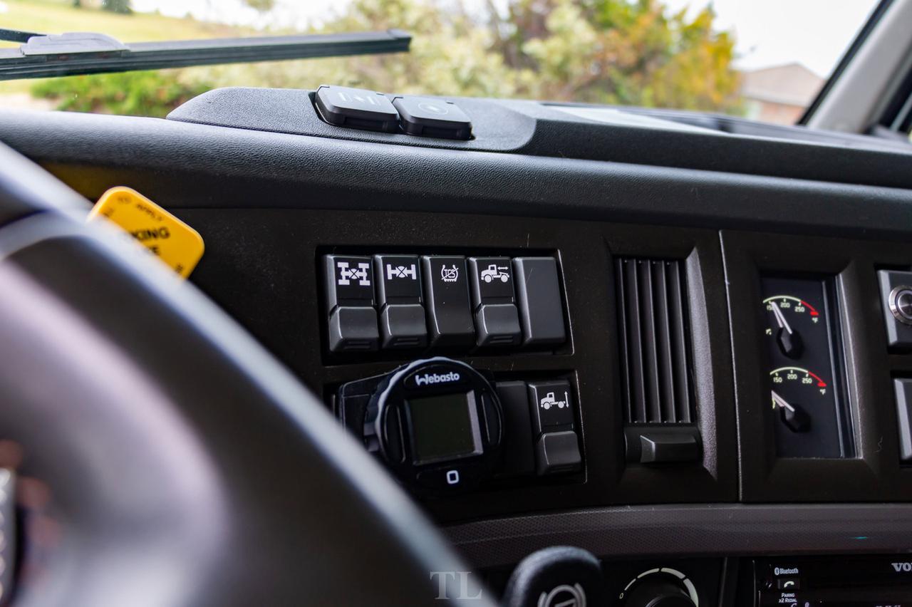 2019 Volvo VNL 64T 740 Tractor Sleeper Red Deer AB