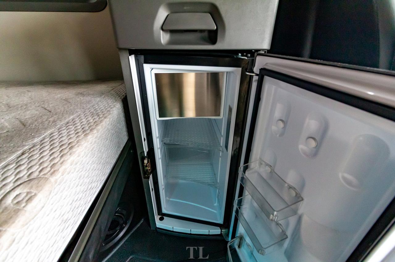 2019 Volvo VNL 64T 740 Tractor Sleeper Red Deer AB